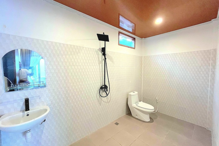Room 6 of 11