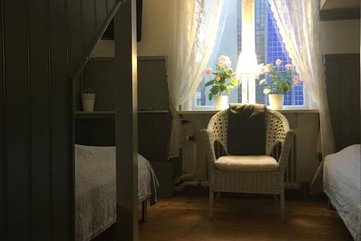 Room 6 of 30