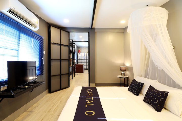 Room 16 of 99