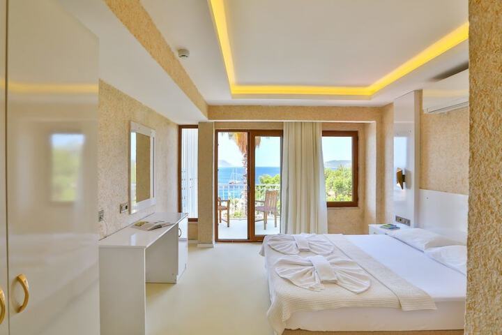 Room 8 of 26
