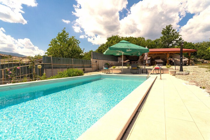 Pool 24 of 43
