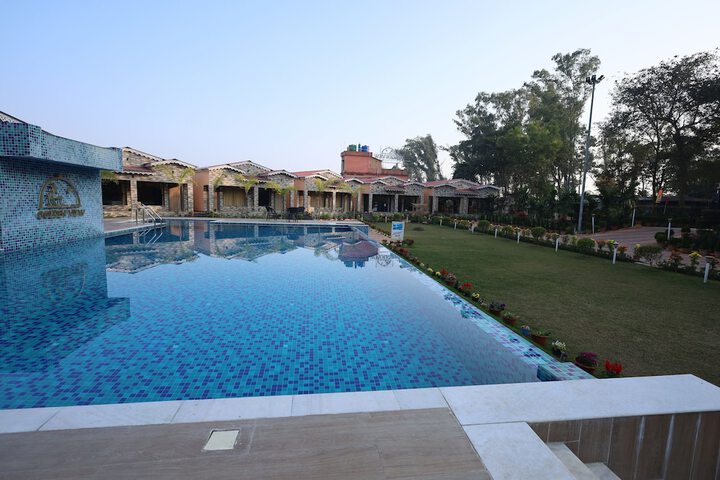 Pool 10 of 19