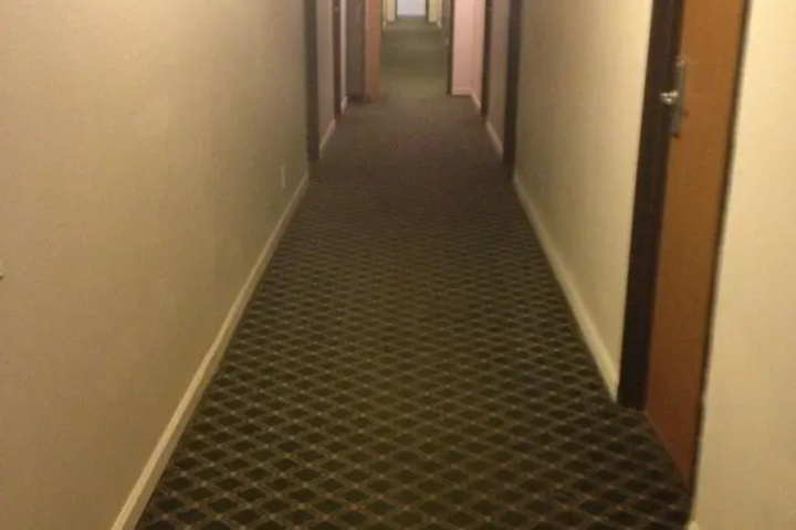 Room 10 of 11