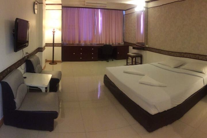 Room 41 of 147