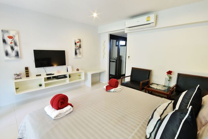 Room 2 of 57