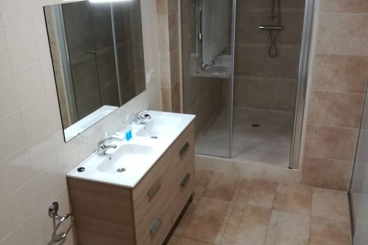 Room 45 of 101