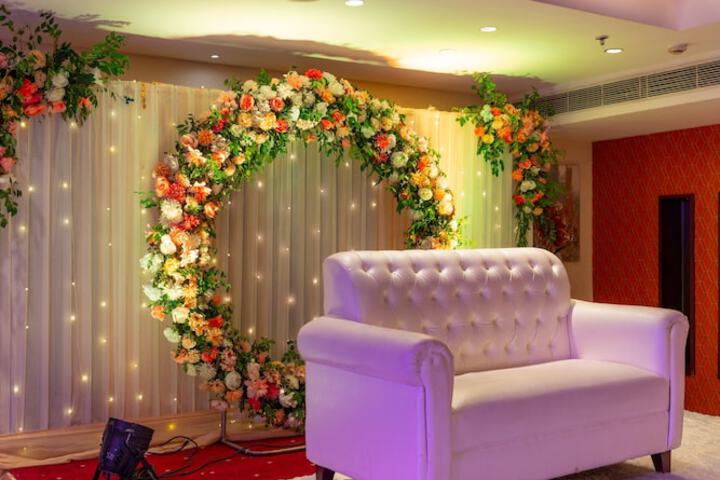 Ballroom/Hall 60 of 74