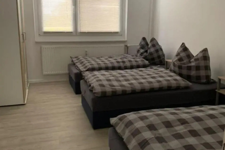 Room 7 of 8