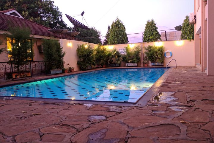Pools & Facilities