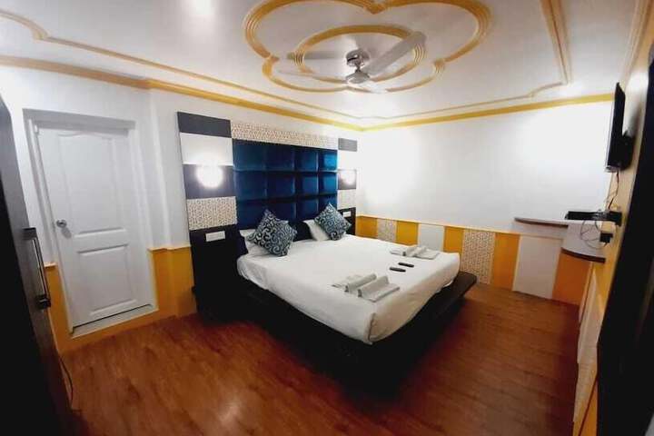 Room 5 of 24