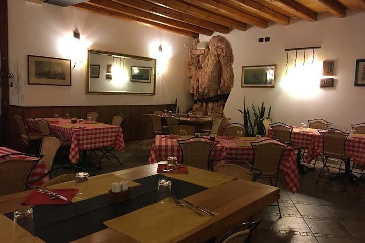 Dining 14 of 22