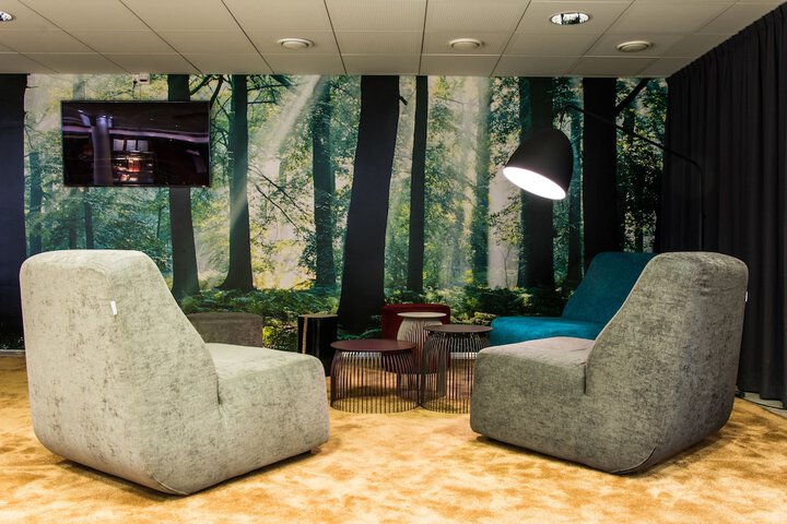 Entrance & Lobby