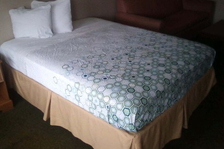 Room 2 of 6