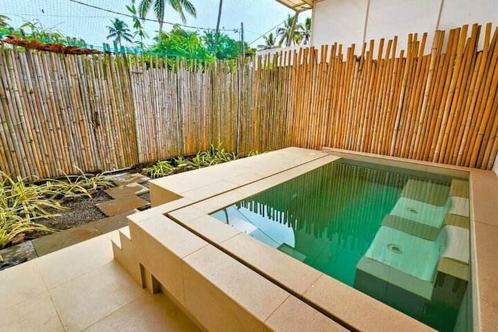 Pool 28 of 48