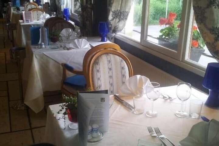 Dining 20 of 38