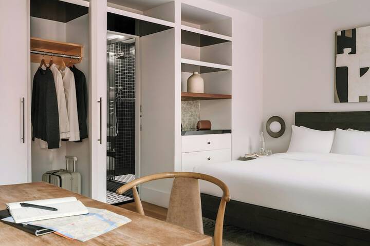 Room 21 of 47