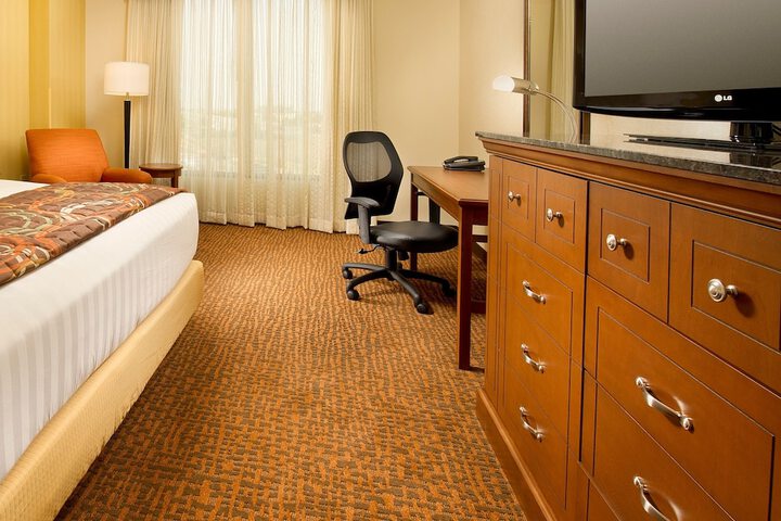 Room 8 of 72