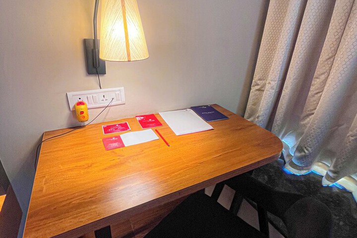 Room 23 of 93