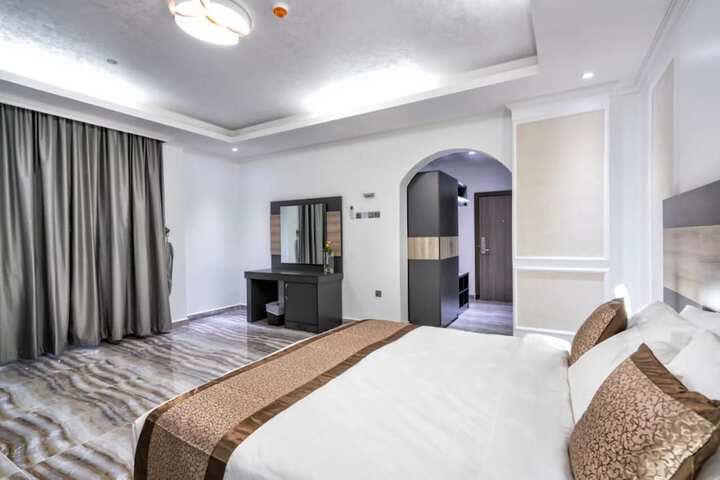 Room 6 of 34