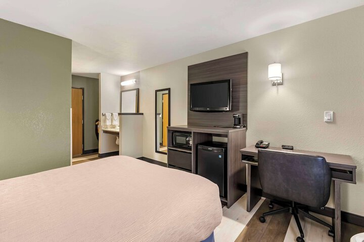 Room 10 of 41