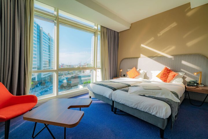 Room 16 of 35