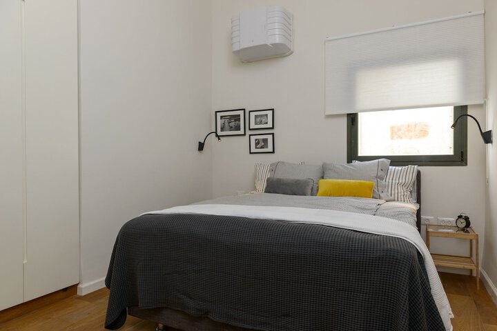 Room 9 of 60