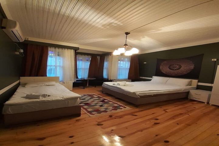 Room 25 of 63