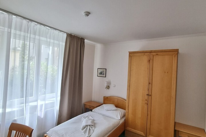 Room 7 of 51