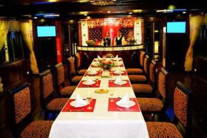 Dining 56 of 64