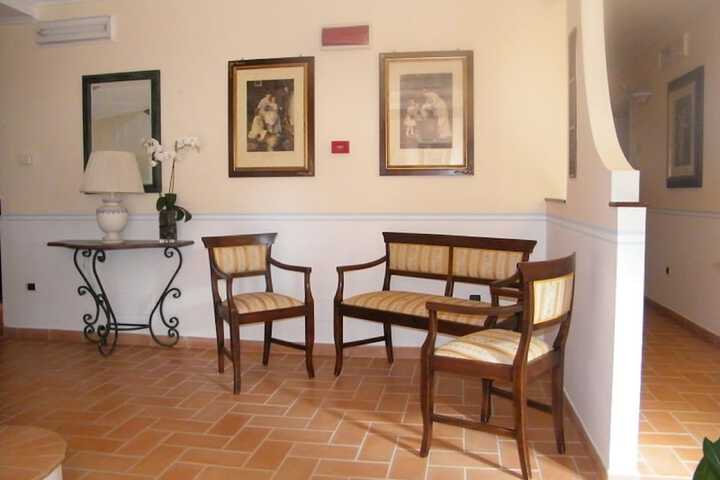 Entrance & Lobby