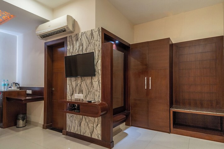 Room 12 of 64