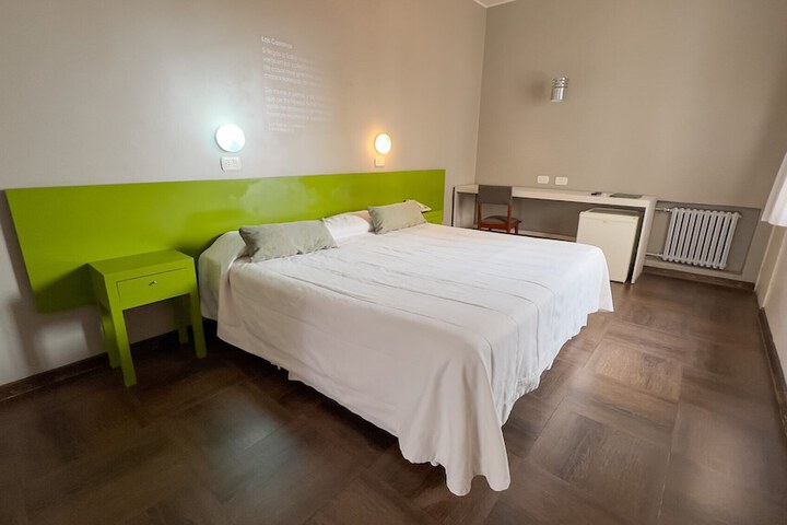 Room 46 of 81
