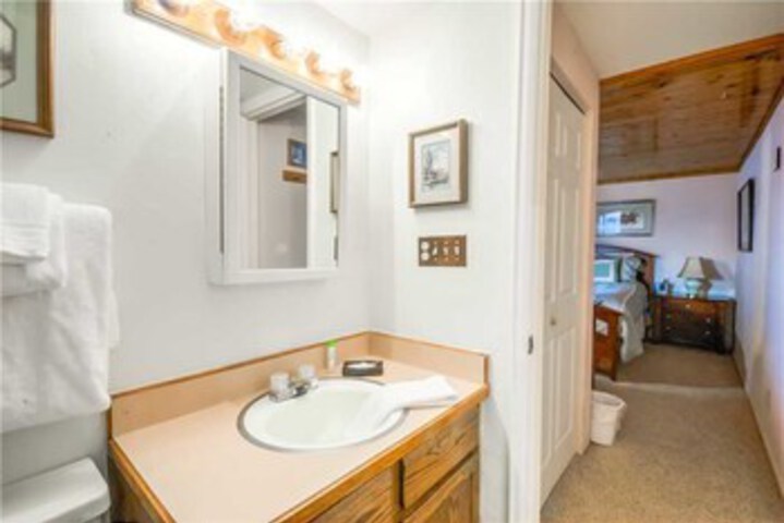 Room 6 of 27