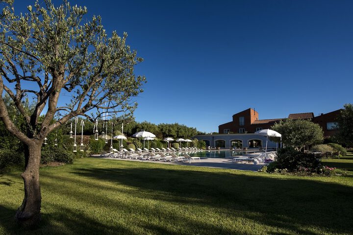 Hotel Exterior 97 of 103