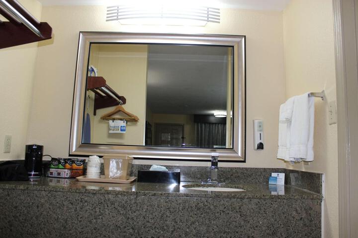 1 King Bed - Wireless High Speed Internet Accessible Microwave and Refrigerator, Coffee Mak (9 of 23)