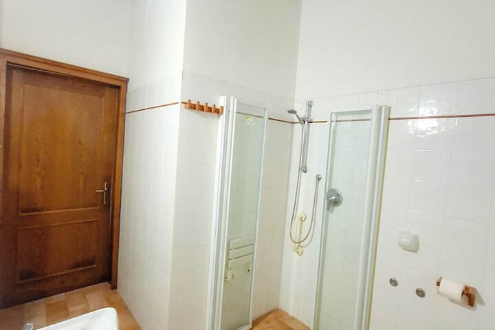 Room 122 of 168