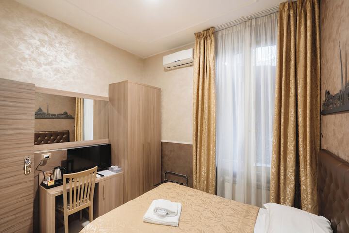 Room 80 of 180