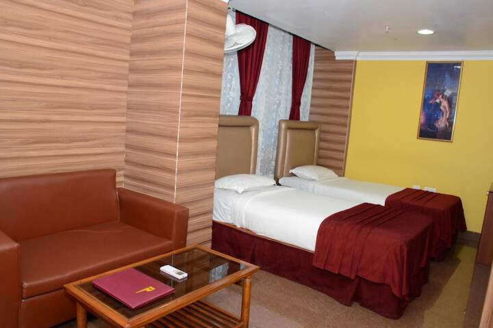 Room 27 of 41