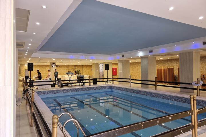 Pool 14 of 29