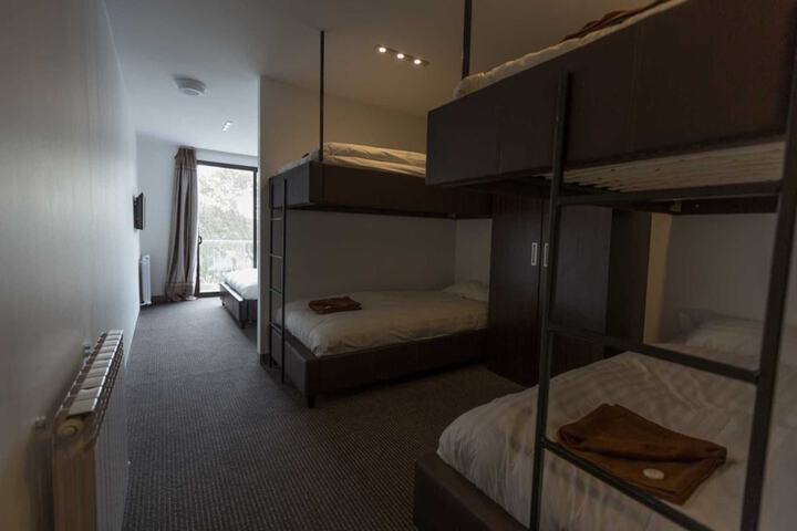 Room 13 of 47