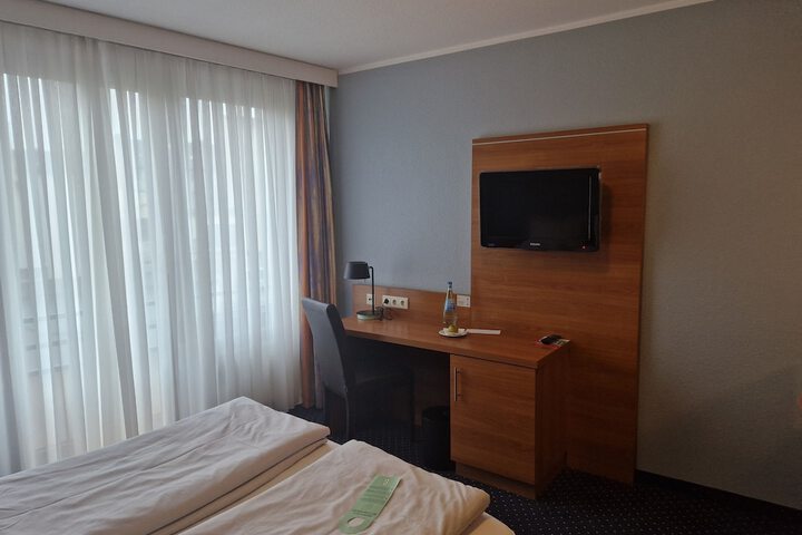 Room 14 of 171