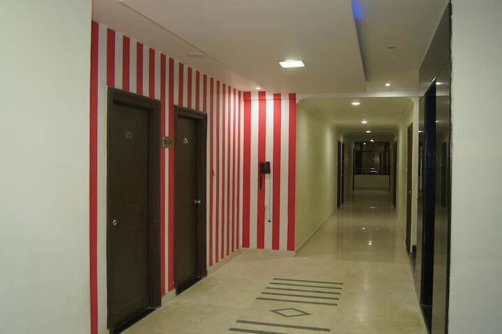 Ballroom/Hall 29 of 42