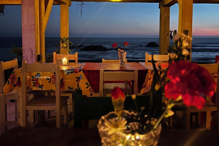 Dining 65 of 80