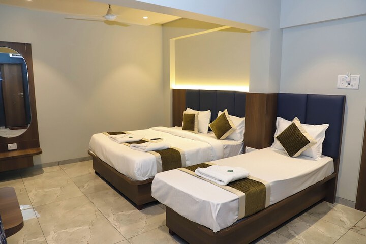 Room 15 of 28