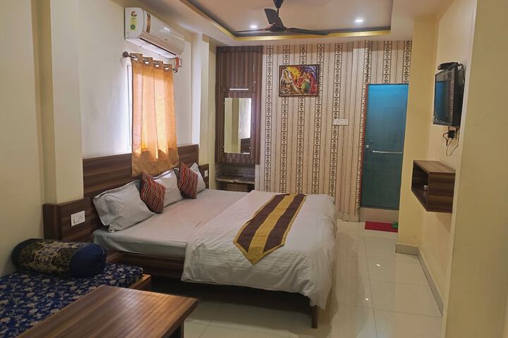 Room 3 of 19