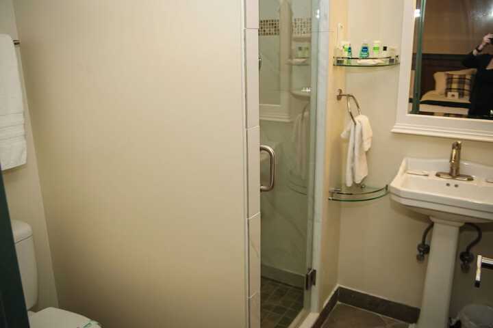 Room 10 of 26