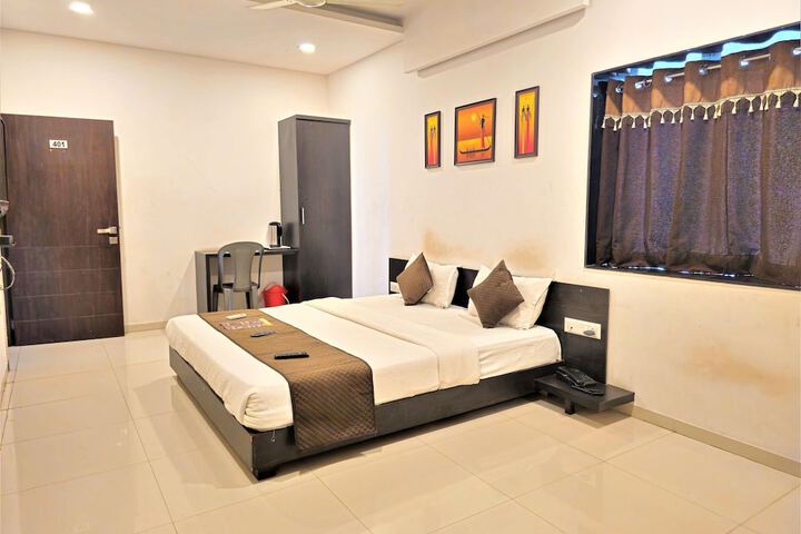 Room 12 of 25