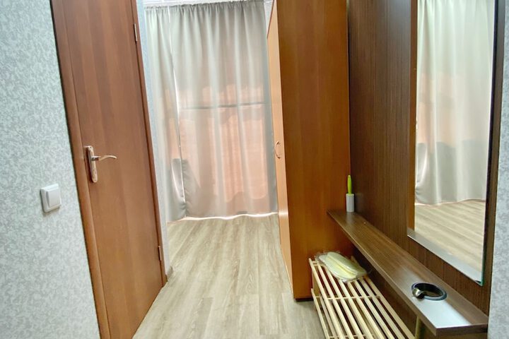 Room 6 of 19