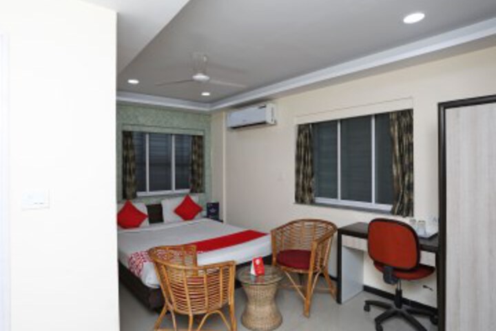 Room 4 of 7