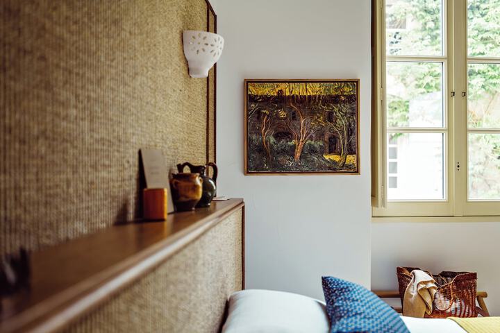 Room 27 of 89